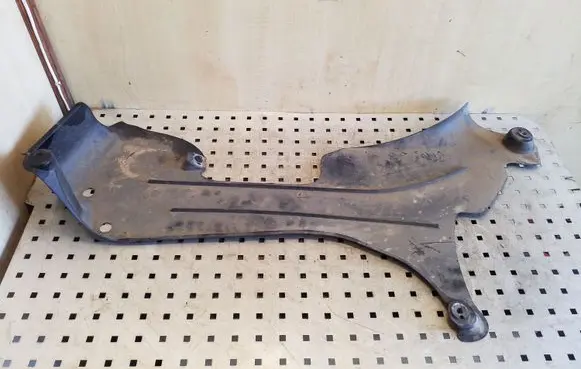 Audi A4 S4 B7 8E 8H Fuel tank bottom protection 8E082521