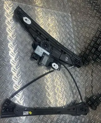 Citroen C4 III e-C4 Front door window regulator with motor 9832821580