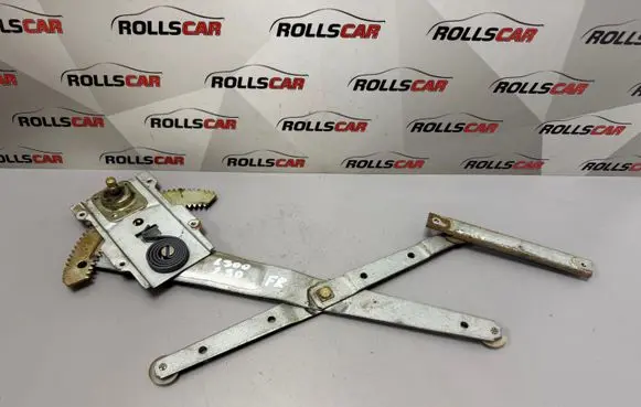 Mitsubishi L300 Front door manual window regulator 