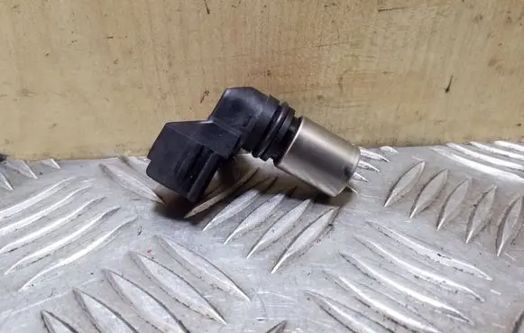 Mazda 6 Camshaft position sensor RF5C18230 0296001300