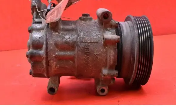 Renault Clio III Air conditioning (A/C) compressor (pump)
