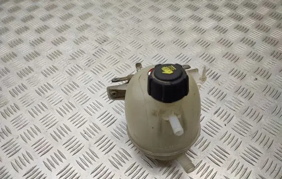 Suzuki Grand Vitara II Coolant expansion tank/reservoir 8200686355