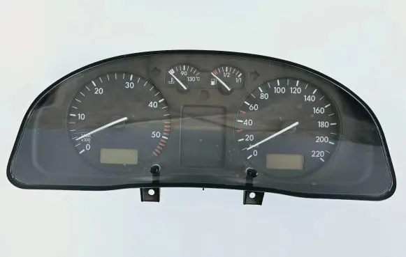 Volkswagen PASSAT B5 Speedometer (instrument cluster) 3B0919880D
