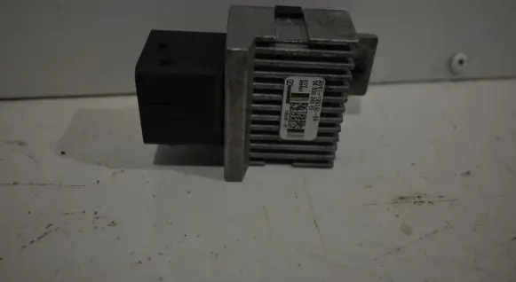 Glow plug pre-heat relay