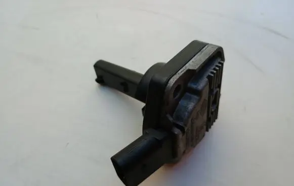 Volkswagen Golf IV Oil level sensor 6PR00807903 1J0907660C