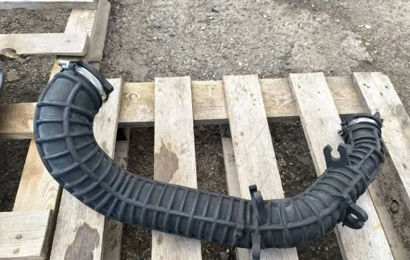 Opel Vivaro Intercooler hose/pipe 8200607744 93858730