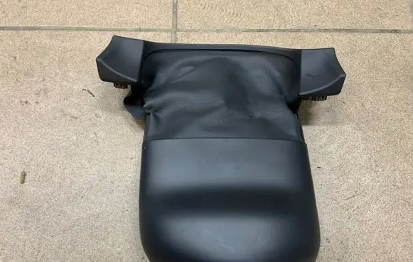 Steering wheel column trim