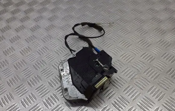 Toyota Corolla Verso E121 Rear door lock