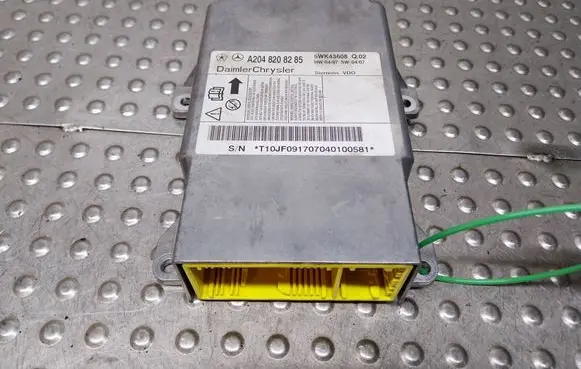 Mercedes-Benz C W204 Airbag control unit/module S26383345 A2048208285