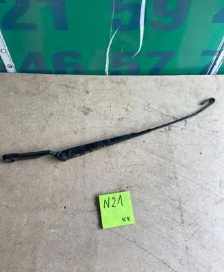 Volkswagen Golf IV Front wiper blade arm 1J1955409