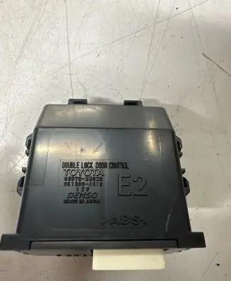 Lexus ES 250 - 300 - 330 Door central lock control unit/module 8597033020