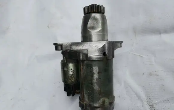 Toyota Avensis T250 Starter motor 281000H110