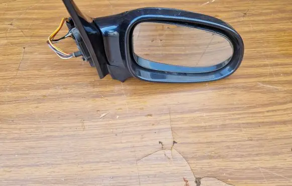 Front door electric wing mirror