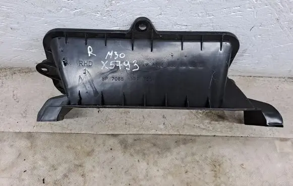 Mercedes-Benz C AMG W205 Other engine bay part A2058306402