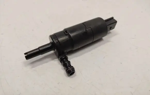 BMW 3 E90 E91 Headlight washer pump 8377430 67128377430 67120154875