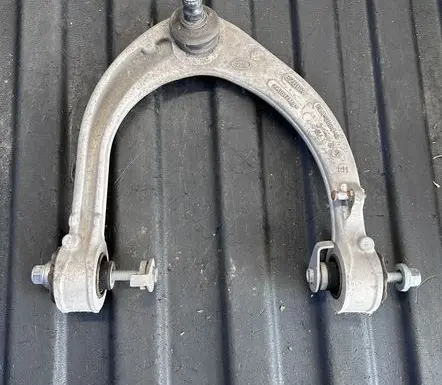 Land Rover Discovery 5 Front upper control arm/wishbone PLA3084A EZB6A
