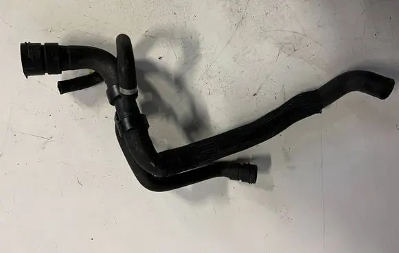 Volvo XC70 Engine coolant pipe/hose S4000265
