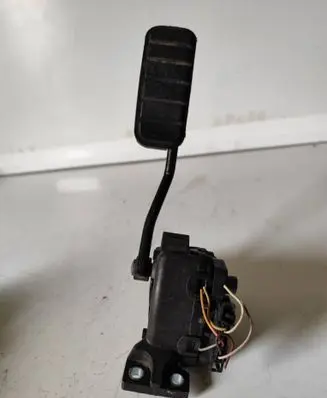 Renault Master II Accelerator throttle pedal 6PV00811904 7700314525