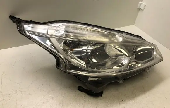 Peugeot 208 Headlight/headlamp 9802221380