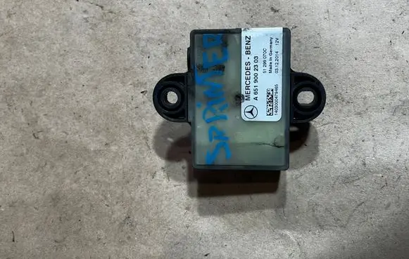 Mercedes-Benz Sprinter W906 Glow plug pre-heat relay A6519002303 51299370C