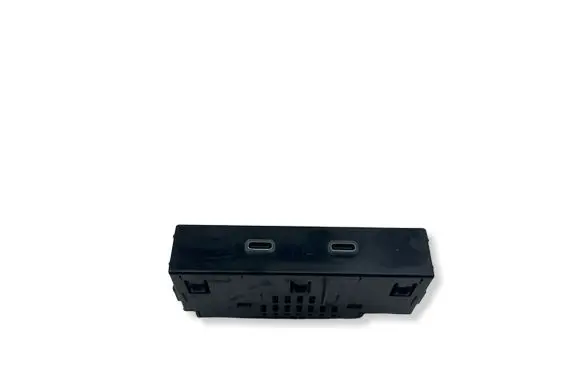 Skoda Octavia Mk4 USB socket connector 657035736