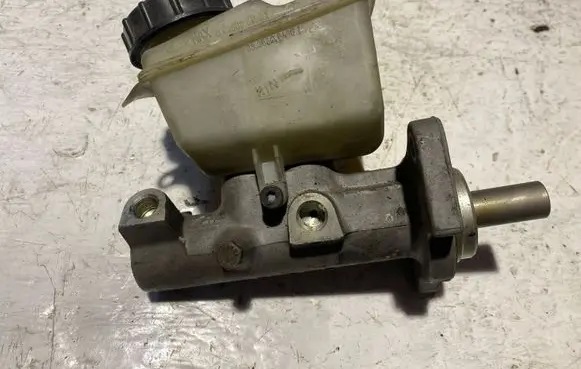 Volvo V70 Master brake cylinder 03350884532 03350804561