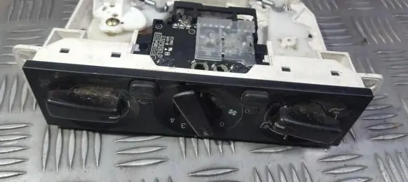 Mitsubishi Pajero Climate control unit MR360788 E32PB393