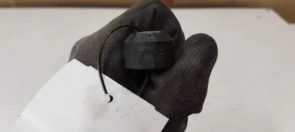 Volkswagen PASSAT B6 Detonation knock sensor 06F905377