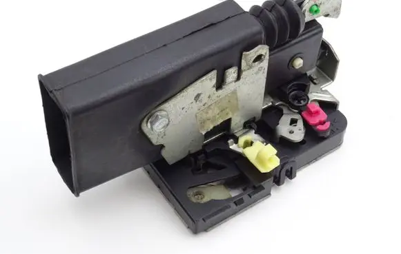 Dacia Logan I Front door lock 8200928449