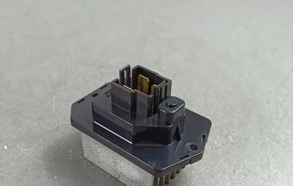 Subaru Outback (BS) Heater blower motor/fan resistor 