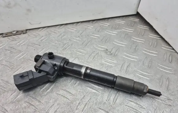 Volvo V60 Fuel injector 31405404