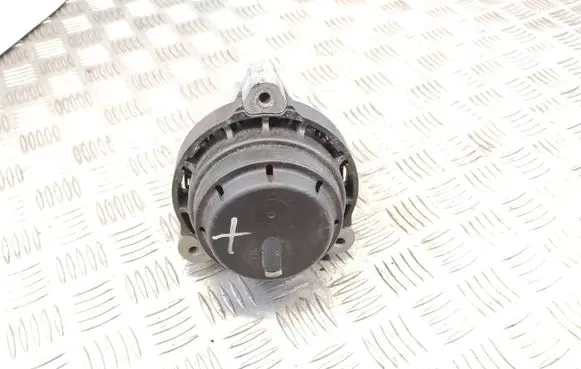 BMW 5 G30 G31 Engine mount bracket 6883514 24091813202