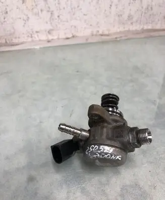 Seat Arona Fuel injection high pressure pump 04E127027N