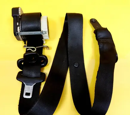 Ford Mondeo Mk III Front seatbelt 1S71F6129