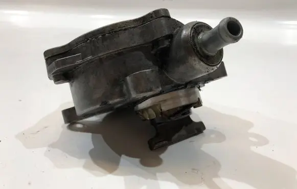 BMW 7 E65 E66 Vacuum pump