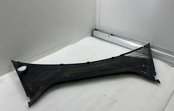 Tesla Model S Wiper trim 100532900E