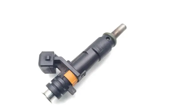 Opel Insignia A Fuel injector 55353806