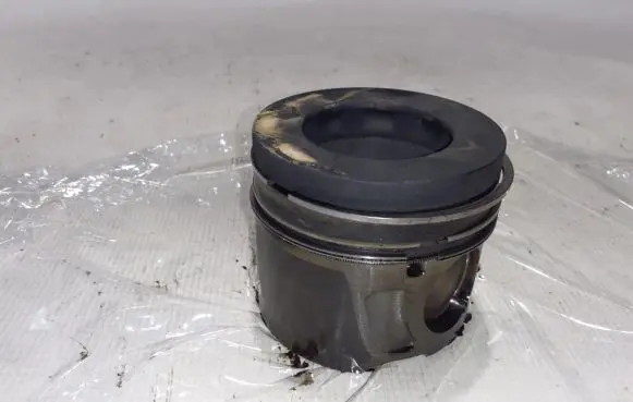 Ford Kuga II Piston with connecting rod 1886348