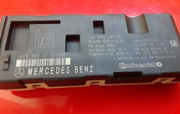 Mercedes-Benz E W212 Tailgate/trunk control unit/module A2129004203 A2048706526 A2129021102