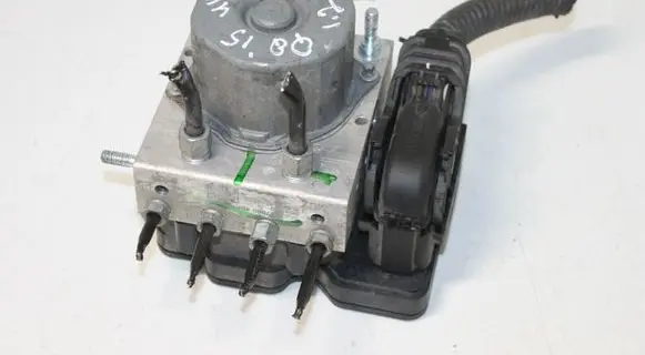 Nissan Qashqai ABS Pump 476604EA1E