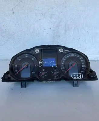 Volkswagen PASSAT B6 Speedometer (instrument cluster) 3C0920860A V0014000