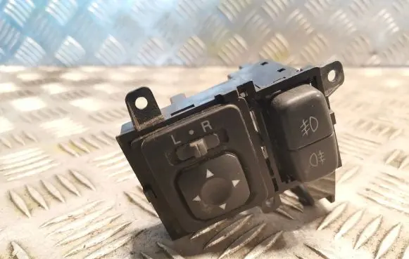 Mitsubishi Pajero Wing mirror switch MR190956
