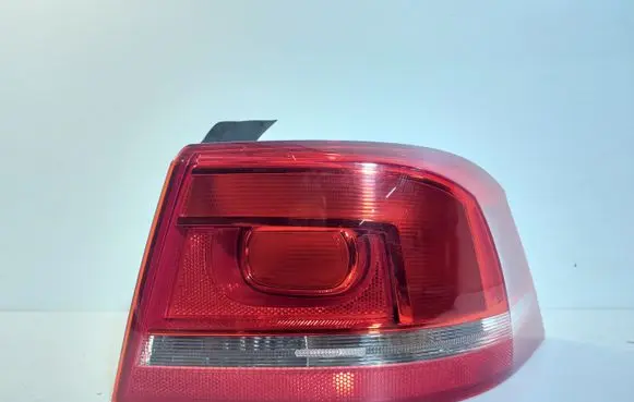 Volkswagen PASSAT B7 Rear/tail lights 3AE945096F