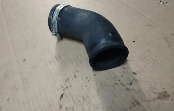 Intercooler hose/pipe