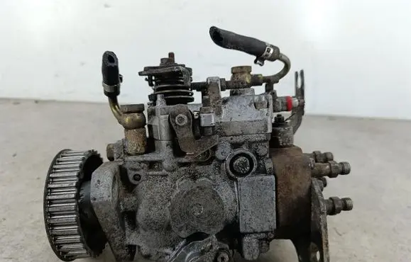Volkswagen Transporter - Caravelle T4 Fuel injection high pressure pump 074130108G