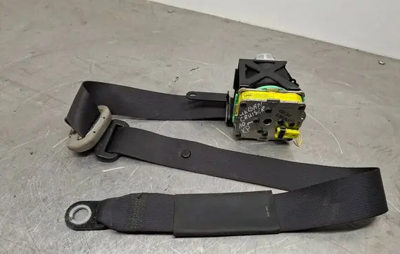 Toyota Urban Cruiser (XP110) Front seatbelt TKAF2EF755P