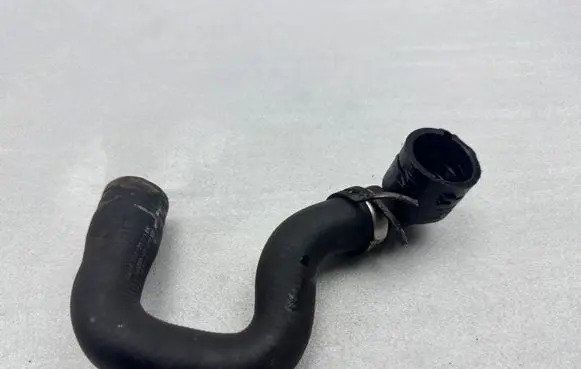 Volkswagen Tiguan Engine coolant pipe/hose 5Q0122073