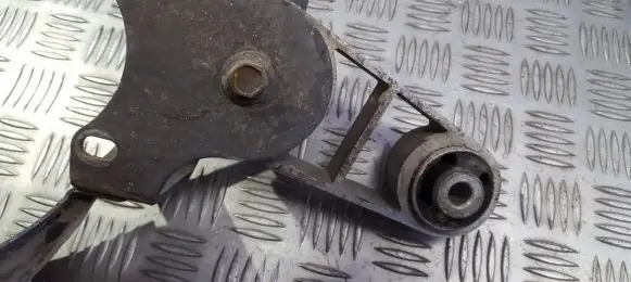 Jaguar X-Type Engine mount bracket