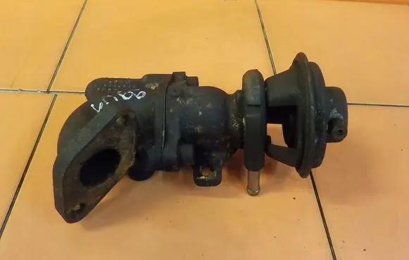 Iveco Daily 35.8 - 9 EGR thermostat 504029420