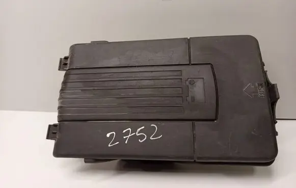 Volkswagen Touran II Battery box tray cover/lid 3C0915443A